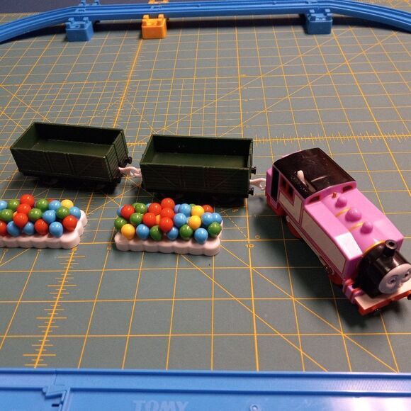 Track Master Engine Rosie and Green Balloon trucks - Picture 4 of 9